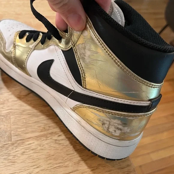 Size 9.5 - Jordan 1 Mid SE Metallic Gold 2020, Worn Nike Sneakers Shoes Rare - Picture 6 of 8